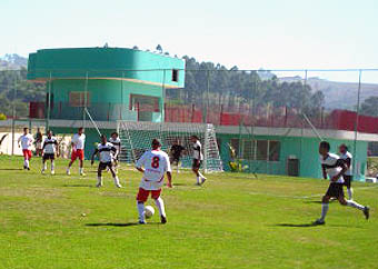Capela reage e vence a Scholle Capela reage e vence a Scholle