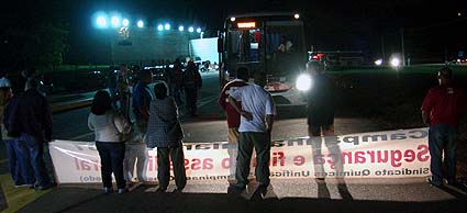 Assembléia reprimida na Natura Cajamar campanha salarial 2007 no dia 22 de outubro de 2007