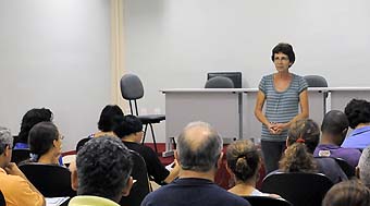 Glória Nozella, dirigente da Secretaria de Saúde do Unificados, a responsável pela produção da cartilha Glória Nozella, dirigente da Secretaria de Saúde do Unificados, a responsável pela produção da cartilha