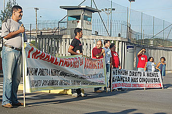 Assembleia de campanha salarial na AstraZeneca, em Cotia, dia 24 de março Assembleia de campanha salarial na AstraZeneca, em Cotia, dia 24 de março