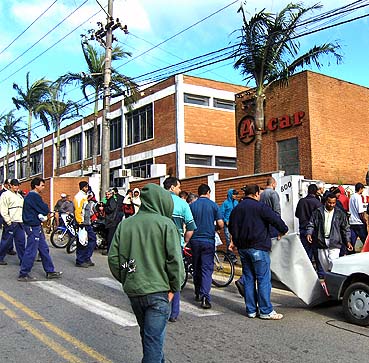 Trabalhadores conquistam jornada com sábados alternados na Alcar, em Vinhedo