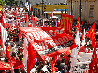 Pinheirinho: Protesto reuniu 4 mil em S.J. Campos, dia 02/fev/12 Pinheirinho: Protesto reuniu 4 mil em S.J. Campos, dia 02/fev/12