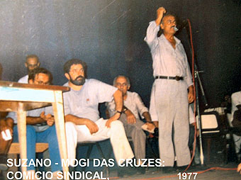 Padre Bernardo, em comício sindical em 1977