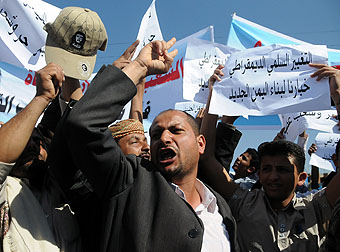 No Iêmen, manifestação contra o governo (foto: AFP)