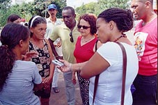 Dra. Eleonora Menicucci (vermelho), que, como relatora, denunciou a Shell e a Basf na ONU em 02 de abril de 2003