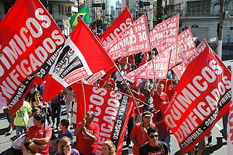 Início da passeata no centro de Campinas pelo 1º de Maio de 2010 em Campinas (Foto João Zinclar)