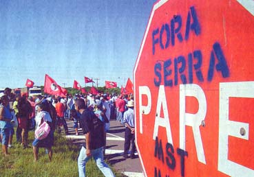  	MST, sindicalistas e movimentos sociais e populares protestam em 22 de março contra privatização da Cesp (Foto: Folha Imagem)