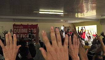 Assembleia vota e aprova acordo da campanha salarial 2010, nas regionais Campinas/Vinhedo, dia 14/11/10