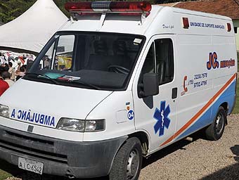 Para prevenção, a ambulância e profissionais da saúde (Festa Julina Cefol Cps - 05jul09)