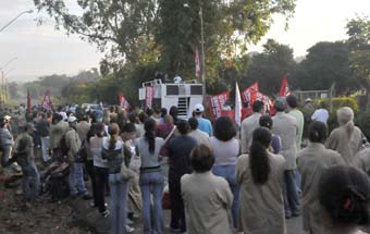 Radicalização da Sinter Futura em não atender reivindicações específicas impulsiona início da greve (07/10/09)