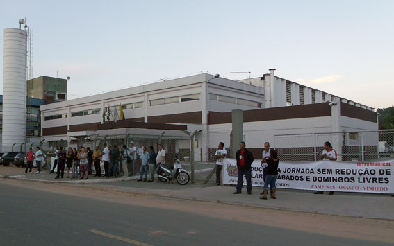 Assembleia na Softcaps (antiga Colbras), em Cotia, na Regional Osasco, dia 26 de fevereiro