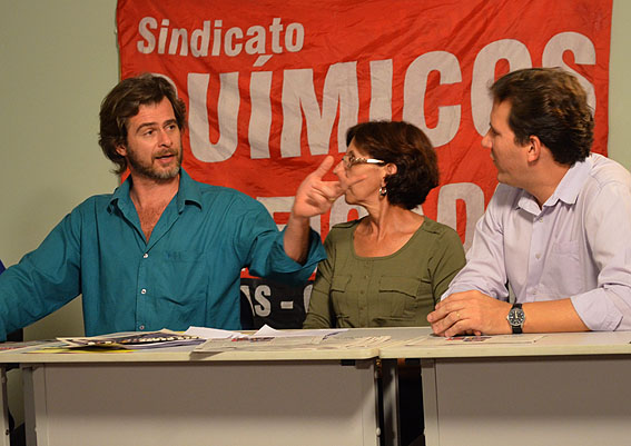 João Vitti (esq) com Glória Nozella e Arlei Medeiros, dirigentes do Unificados