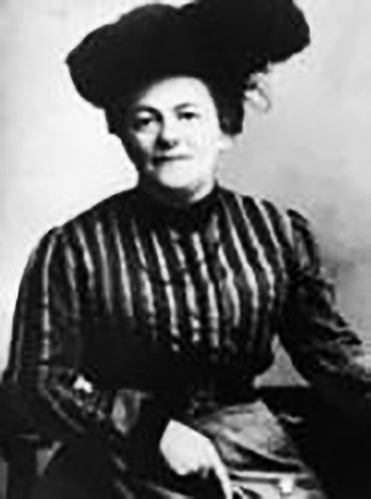 Clara Josephine Zetkin - Alemã, nasceu em 5 de julho de 1857 e morreu em 20 de junho de 1933. Foi professora, jornalista e política marxista. É uma figura histórica do movimento feminista